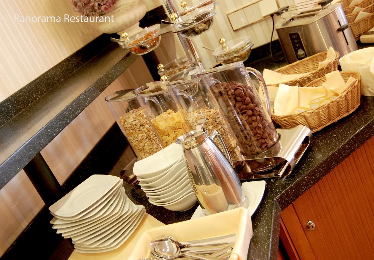 Sky Business Hotel Legnica Bagian luar foto